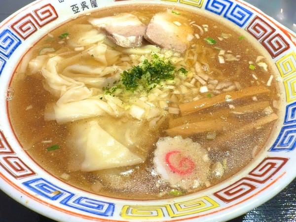 「ワンタン麺 細麺 大盛」@山形 飛魚 亞呉屋 仙台店の写真