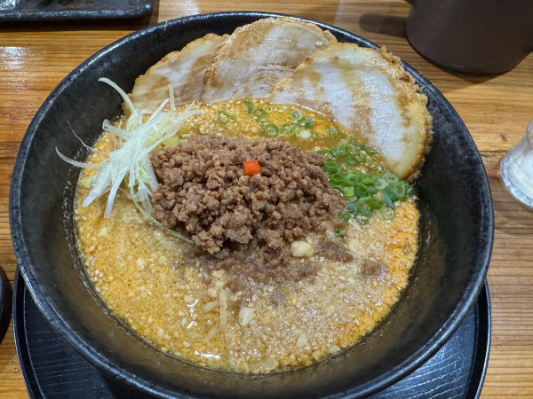 「担々麺チャーシュートッピング」@豆でっぽうの写真
