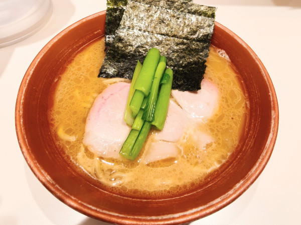 「ラーメン」@家系ラーメン 革新家 TOKYOの写真
