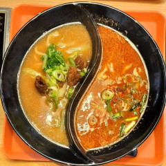 NANI 回転小火鍋 熱田六番南店の画像