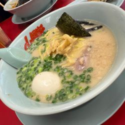 プレミアム塩とんこつラーメン