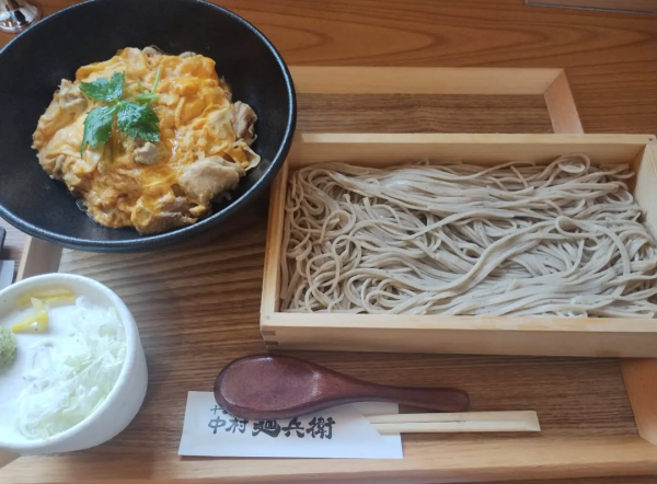 「親子丼ともりそば」@中村麺兵衛 前橋箱田店の写真