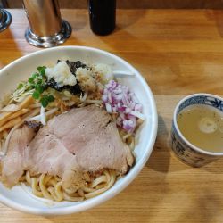 特製醤油　スープ付　大盛無料　1000円