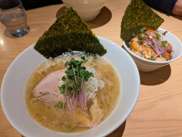 「醤油ラーメン」@杏と桜の写真