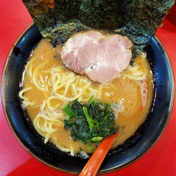 「ラーメン並」@横浜ラーメン おか本の写真