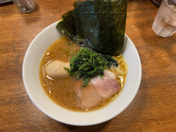 「ミニラーメン800円、味玉100円」@MONTANAの写真