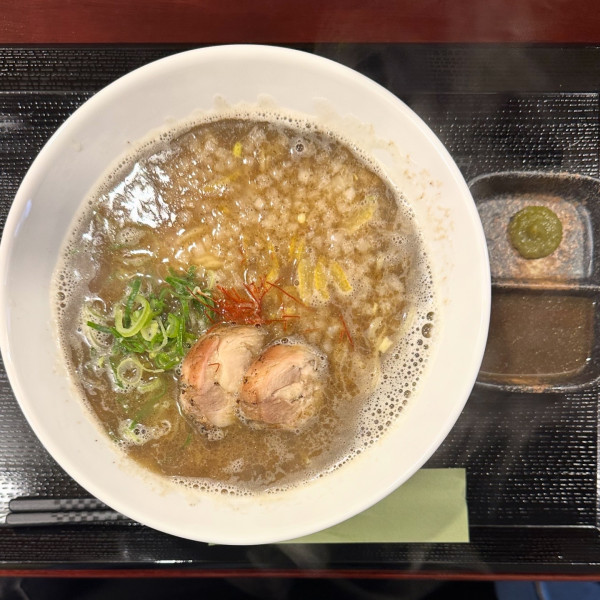 「鶏煮干しらぁ麺 醤油」@麺や わた邉の写真