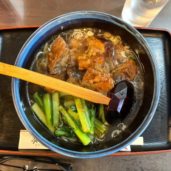 「牛バラつゆソバ」@桃林の写真