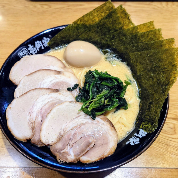 「MAXラーメン」@横浜家系ラーメン 壱角家 成田空港店の写真