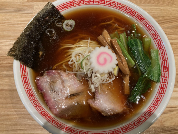 「中華そば醤油炭火つるし焼きチャーシュー」@麺や みかんの写真