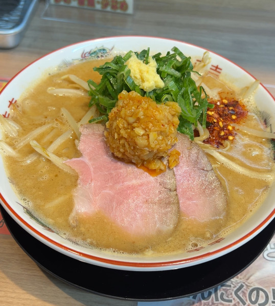 「中華そばデラックス味噌味」@ネギにん中華そば ともり火の写真