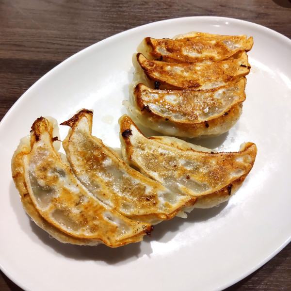 「餃子（￥363）」@GYOZA OHSHO 有楽町国際フォーラム口店の写真