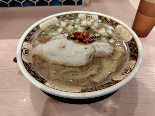 「すごい煮干しラーメン(醤油)¥1200」@鮨とラーメン うおがしや 鶴屋町店の写真