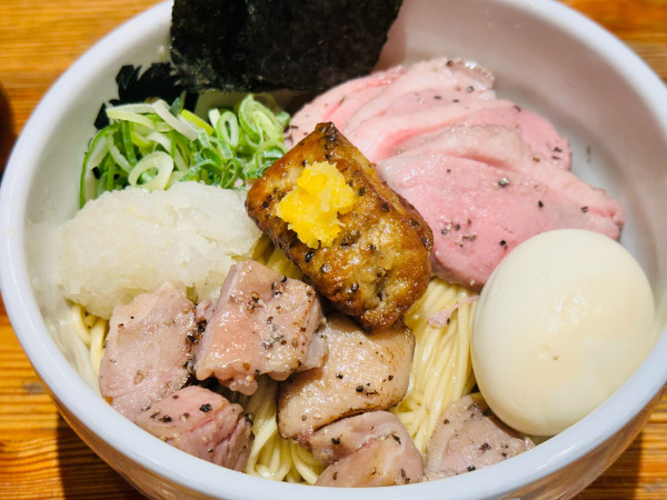 「特製フォアグラ油そば 1,870円 大盛 180円」@満鶏軒の写真