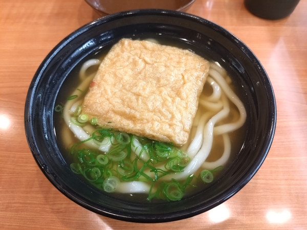 「きつねうどん450円」@無添 くら寿司 鎌倉店の写真