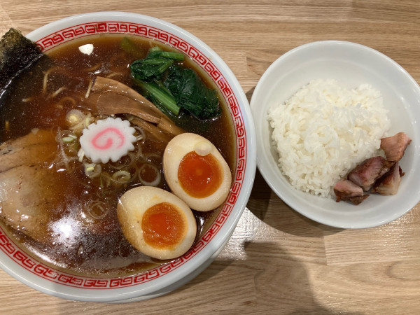 「味玉中華そばMixチャーシュー　ごはん」@麺や みかんの写真