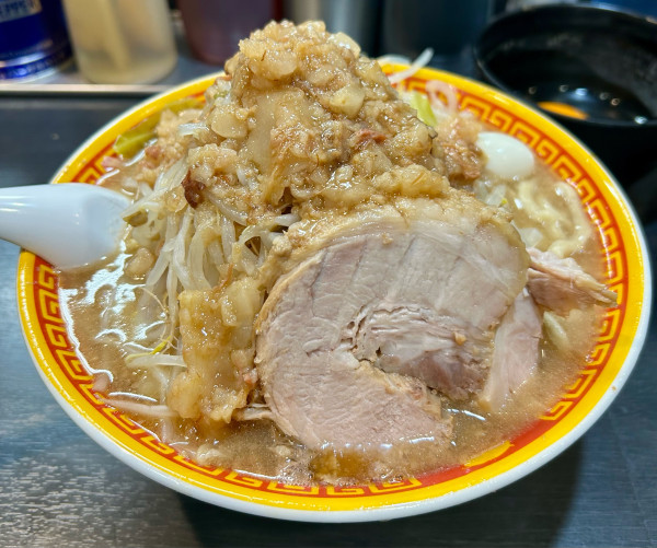「ラーメン 生卵 950+80円」@えどもんどの写真