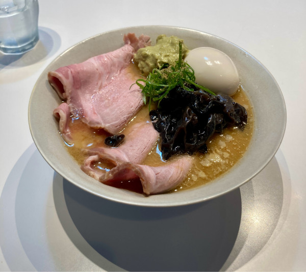 「限定:牡蠣バター味玉味噌そば＋チャーシュー」@大磯 海そばの写真