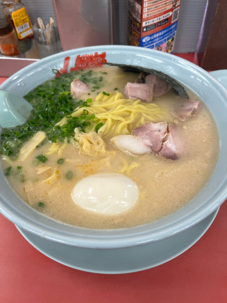 「プレミアム塩とんこつ 930円」@ラーメン山岡家 東千葉店の写真