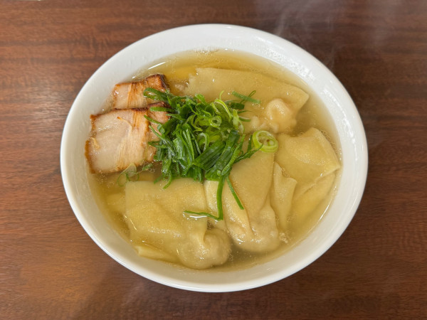 「塩らーめん＋ワンタン二種（肉・海老ワンタン麺）」@らーめん 木陰 四街道店の写真