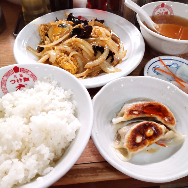 「日替り定食、餃子2個付き(¥550)」@つけ麺大王 蒲田東口店の写真