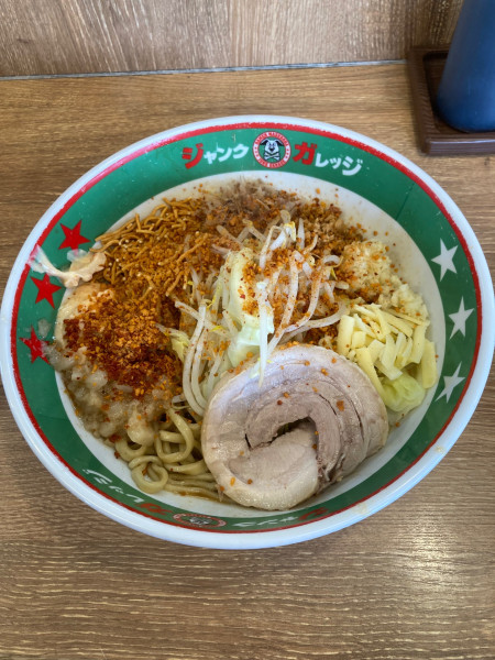 「パワフルまぜそば　大」@ジャンクガレッジ 深谷店の写真