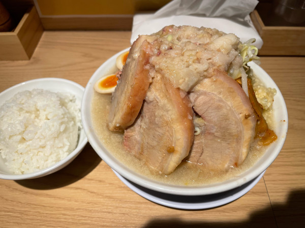 「塩ラーメン+チャーシュー2枚+味玉」@ラーメン豚の子の写真