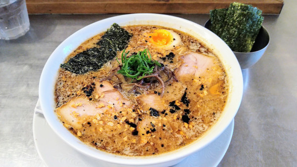 「【限定】熊本ラーメン＋海苔」@つけ麺 神儺祁の写真