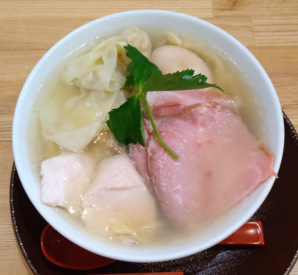 「特製白だししなそば」@手打ち正麺 Hachimitsuの写真