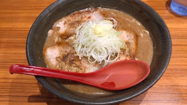 「でらにぼしらーめん(大・メンマ抜)」@にぼしらーめん88 アスナル金山店の写真