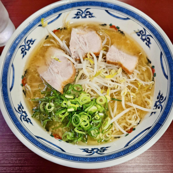 中ラーメン(油分こってり)800円 ご飯小 150円