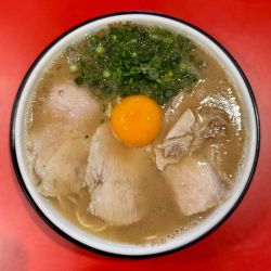 生卵入りラーメン（850円）