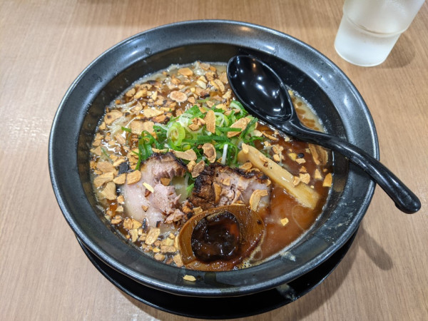 「焦がしにんにくラーメン」@ラーメン小憎の写真