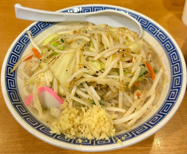 「タンメン カラアゲ ショウガW 840+240+0円」@トナリ 丸の内店の写真