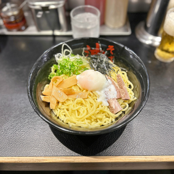 「油そば+温泉卵+瓶ビール(小)」@東京油組総本店 東陽町組の写真