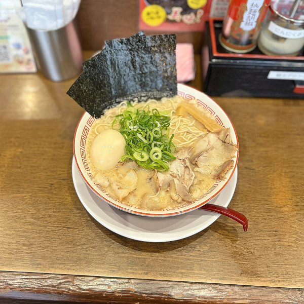 「特製背油豚醤油ラーメン」@背脂醤油 ラーメン庄兵衛の写真