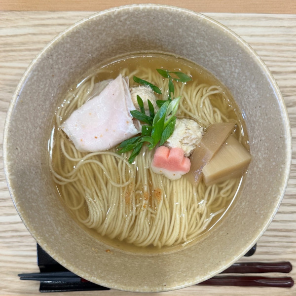 「鯛出汁塩そば」@中華そば かたばみの写真