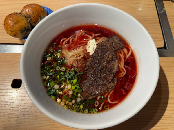 「ボルシチらーめん 醤油　1000円」@おそうざいと煎餅もんじゃ さとうの写真