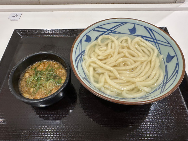 「釜揚げうどん（並盛）370円→180円」@丸亀製麺 イーサイト高崎店の写真