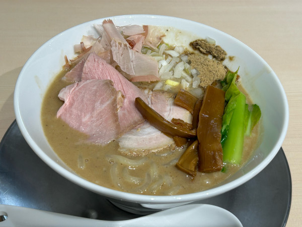 「チャーシュー濃厚らーめん」@魚介豚清湯 成り屋の写真