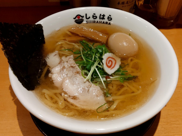 「貝出汁らぁーめん、味玉（990円）」@貝 刺身専門店 しらはらの写真