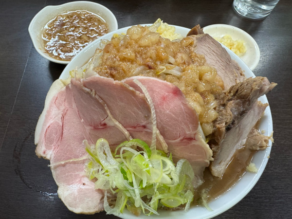「ラーメン中豚増しMIX」@ラーメンどでん 大宮店の写真