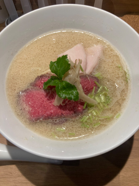 「牛胡麻ラーメン」@麺工房うしっしの写真