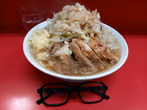 「小豚ラーメン(野菜・にんにく・あぶら)」@ラーメン二郎 三田本店の写真