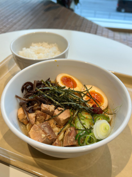 「濃厚海老まぜそば 味玉付」@POPUPラーメン 東京ミッドタウン八重洲店の写真