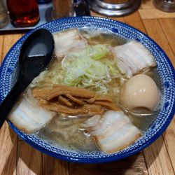 あご出汁らーめん(あっさり)塩