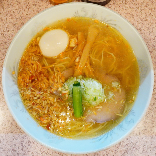 「塩ネギラーメン＋揚げネギ増量＋半熟煮卵＋ビール（中瓶）」@ラー麺専門店 こしがやの写真