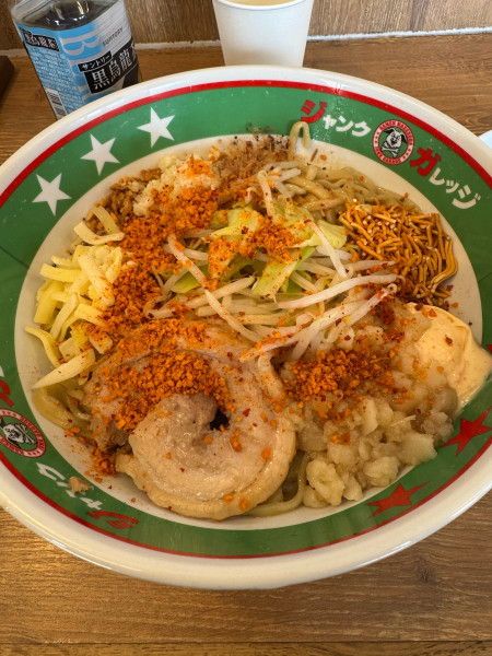 「パワフルまぜそば」@ジャンクガレッジ 東大宮店の写真