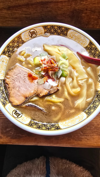 「すごい煮干ラーメン 1350円」@すごい煮干ラーメン凪 新宿ゴールデン街店 本館の写真