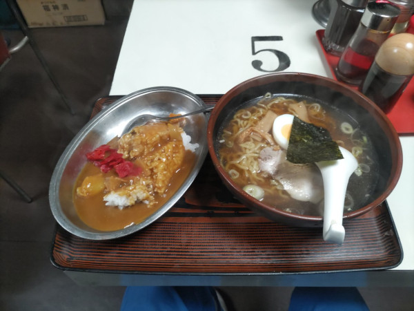 「ラーメンセット(醤油)　カレー小」@タブチの写真